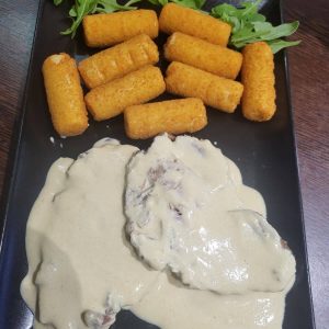 Kemencés tarja bbq-s lecsóval fűszeres gerezddel