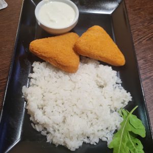 Rántott sajt jázmin rizzsel tartárral